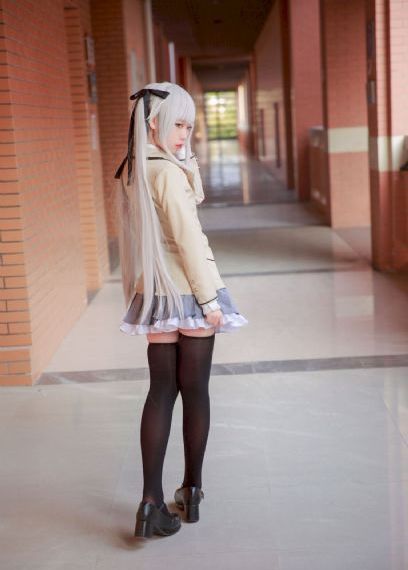 女大学生的沙龙室免费观看