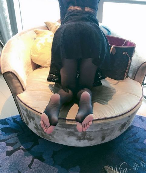 笼中女