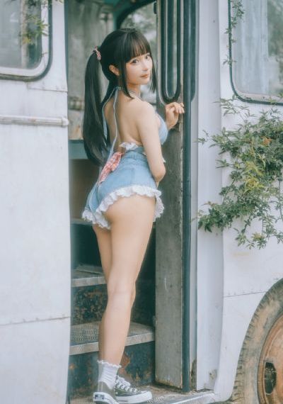 金蚕降
